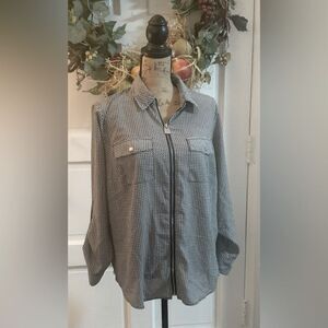 Michael Kors dressy blouse . Size 0X . Black and white , zip front , roll sleeve